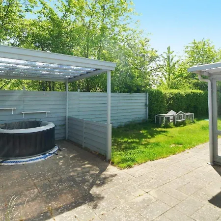 6 Person In Eskebjerg-by Traum